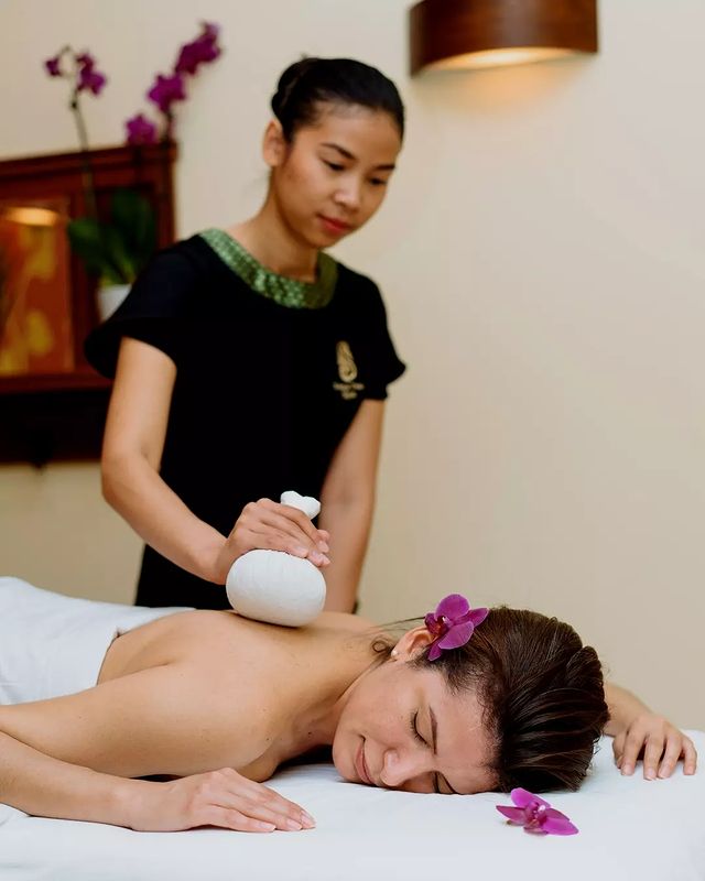 relaxing back massage