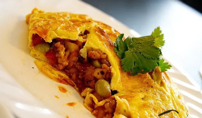 Thai Stuffed Omelet (Kai Yad Sai)